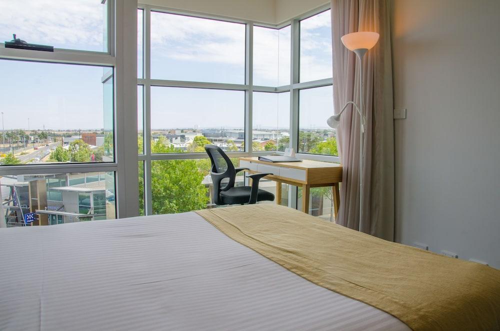 Quest Caroline Springs Aparthotel Bagian luar foto