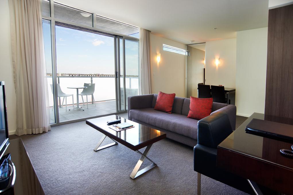 Quest Caroline Springs Aparthotel Bagian luar foto