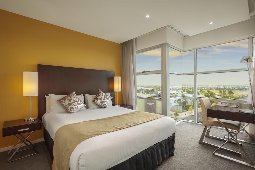 Quest Caroline Springs Aparthotel Bagian luar foto