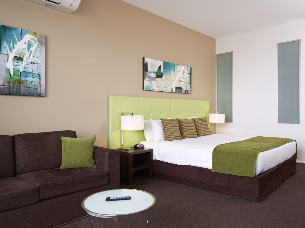 Quest Caroline Springs Aparthotel Bagian luar foto