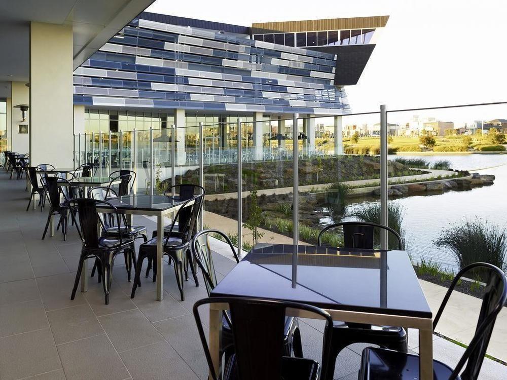 Quest Caroline Springs Aparthotel Bagian luar foto