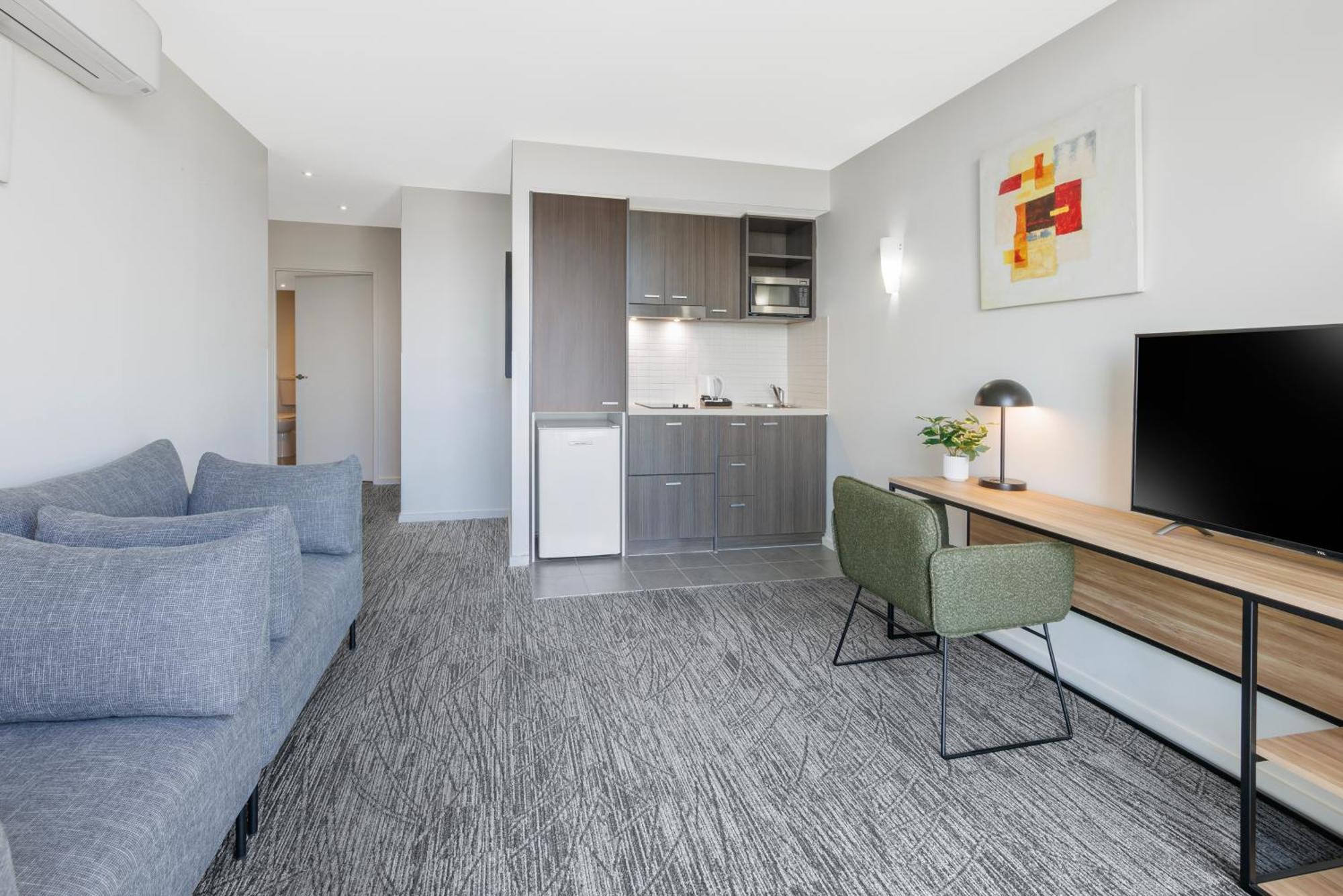Quest Caroline Springs Aparthotel Bagian luar foto