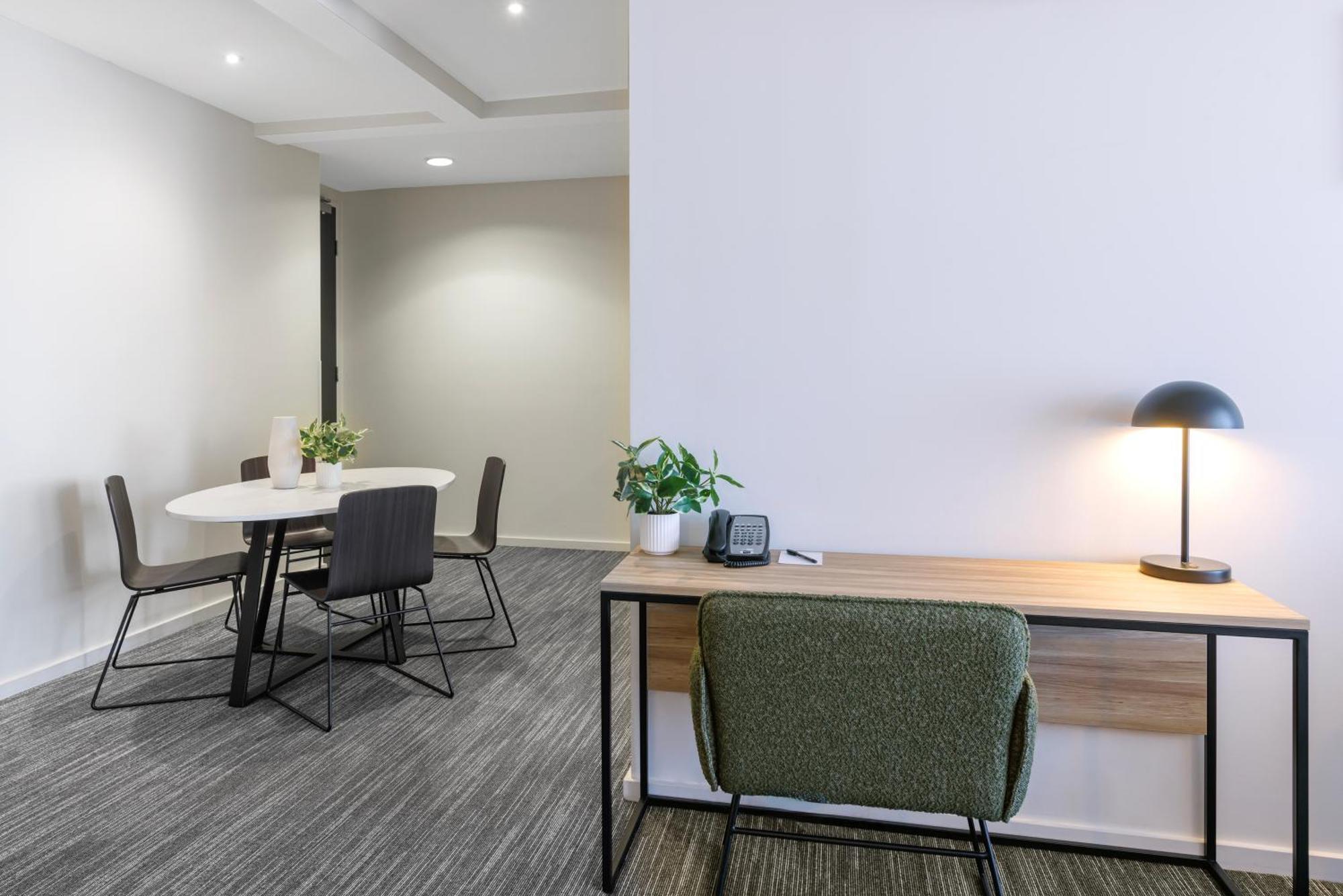 Quest Caroline Springs Aparthotel Bagian luar foto