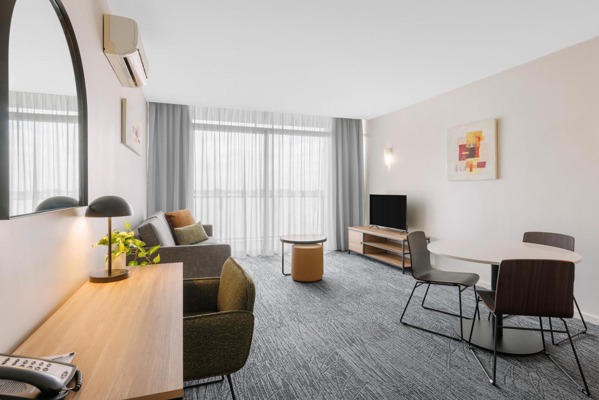 Quest Caroline Springs Aparthotel Bagian luar foto