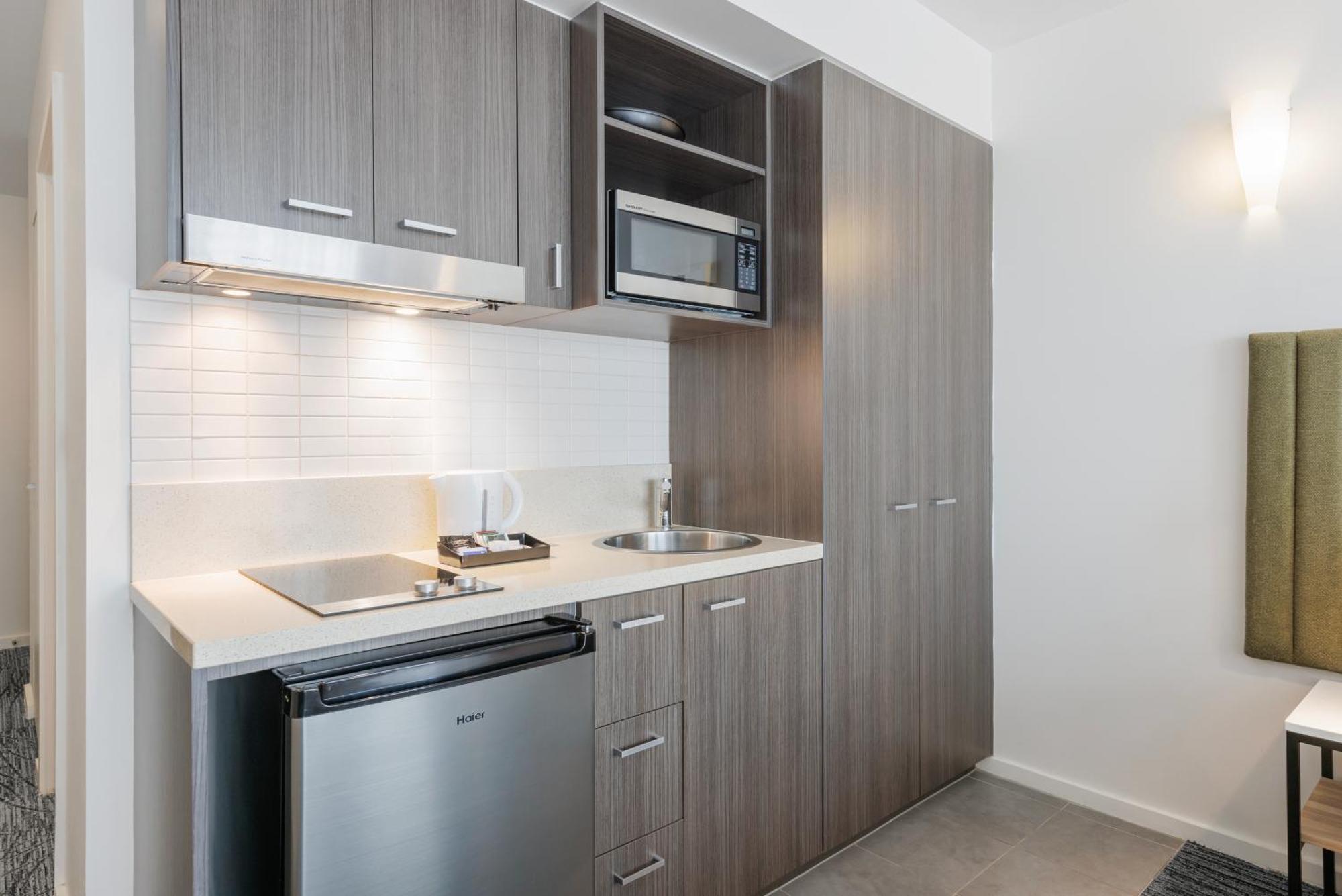 Quest Caroline Springs Aparthotel Bagian luar foto
