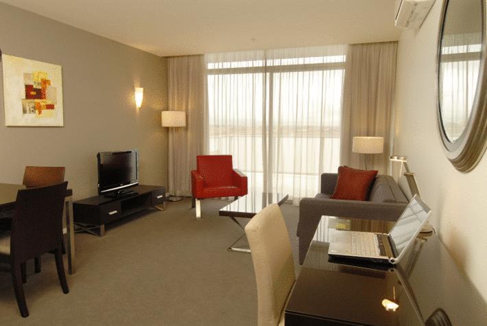 Quest Caroline Springs Aparthotel Bagian luar foto